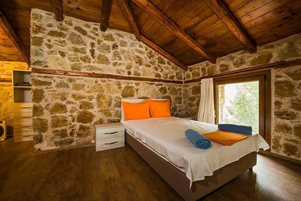 Petrini Spiti Villa Pyrgadikia Greece
